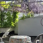 Mit Grosser Terrasse 公寓