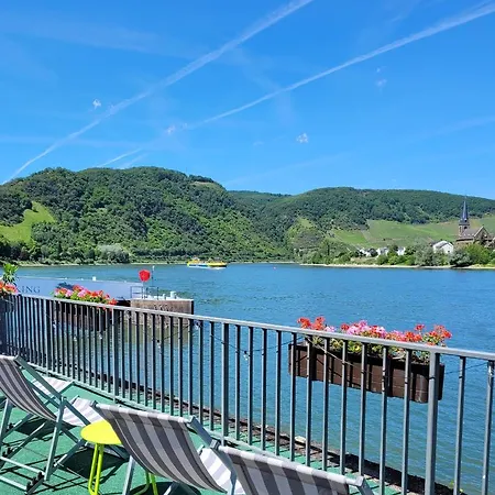 Mit Grosser Terrasse