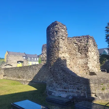 Mit Grosser Terrasse